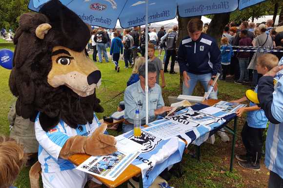 Stand der Löwen-Fußballschule beim Fanfest des TSV 1860. Foto: TSV 1860
